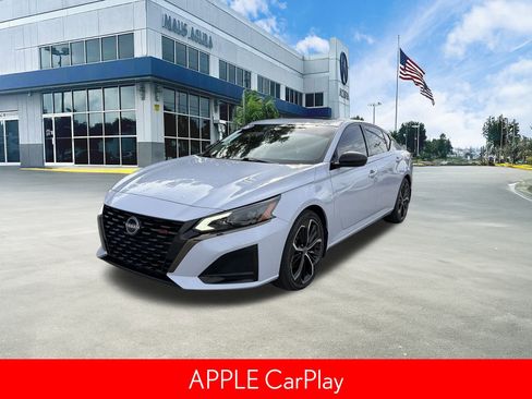 Used 2023 Nissan Altima 2.5 SR w/ SR Premium Package image 9