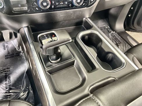 Certified 2022 Chevrolet Silverado 1500 LTZ AWD/4WD image 16