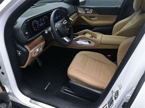 New 2025 Mercedes-Benz GLS 450 4MATIC image 17