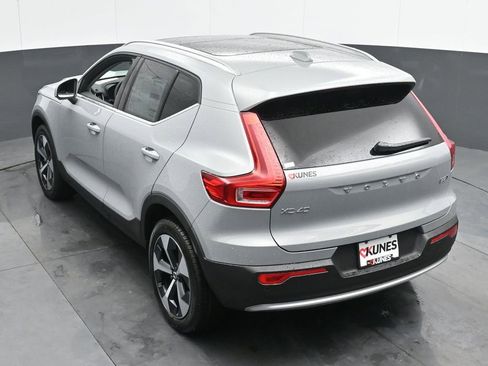 New 2025 Volvo XC40 B5 Core w/ Protection Package Premier image 39