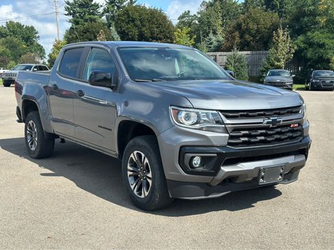 Used 2022 Chevrolet Colorado Z71 w/ Safety Package AWD/4WD image 3