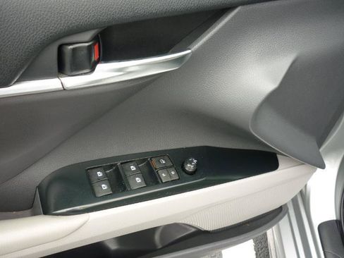 Used 2020 Toyota Camry SE AWD/4WD image 16