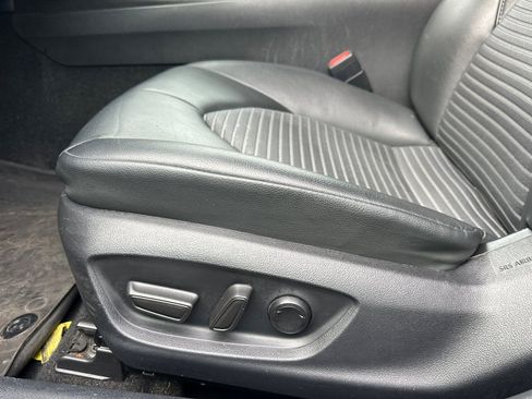 Used 2024 Toyota Camry SE image 13