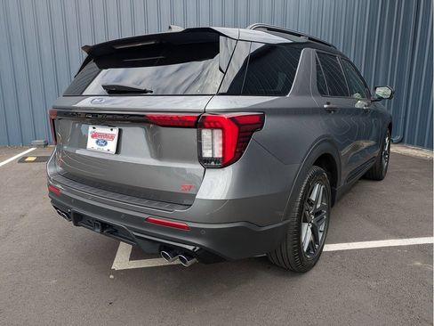 Certified 2025 Ford Explorer ST AWD/4WD image 5