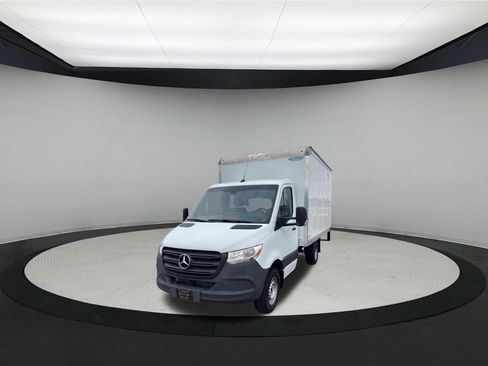 Used 2024 Mercedes-Benz Sprinter 3500 image 4