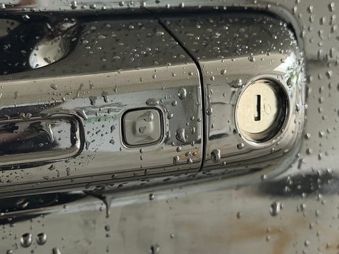 Used 2023 RAM 1500 Laramie RWD image 19