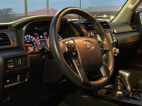 Used 2017 Toyota 4Runner TRD Off-Road Premium image 9