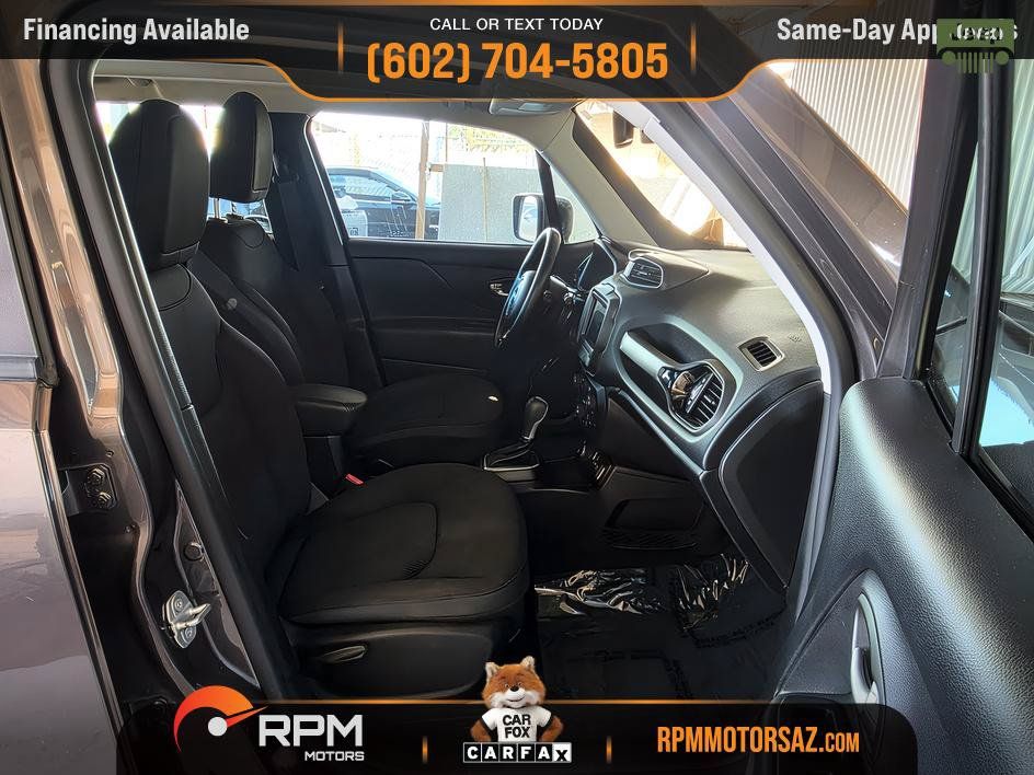 Used 2018 Jeep Renegade Altitude w/ Advanced Technology Group AWD/4WD image 12