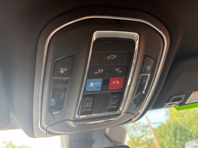 Used 2023 Jeep Grand Cherokee L Laredo AWD/4WD image 41