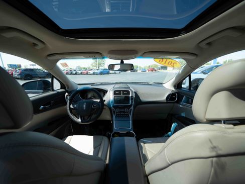 Used 2016 Lincoln MKX Reserve w/ Technology Package AWD/4WD image 19