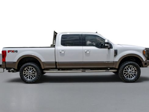 Used 2019 Ford F250 Lariat w/ Lariat Ultimate Package AWD/4WD image 5