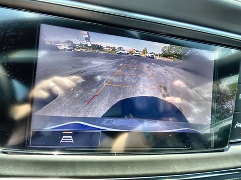 Used 2023 Buick Enclave Essence FWD image 15