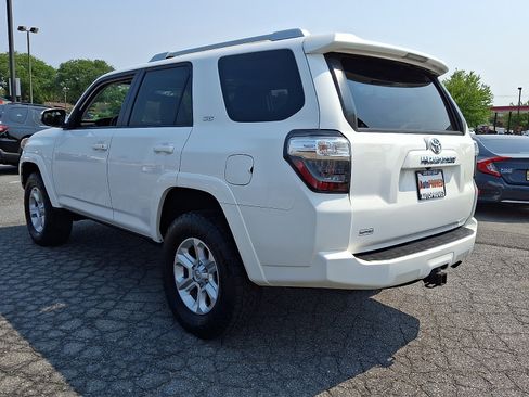 Used 2015 Toyota 4Runner SR5 Premium AWD/4WD image 4