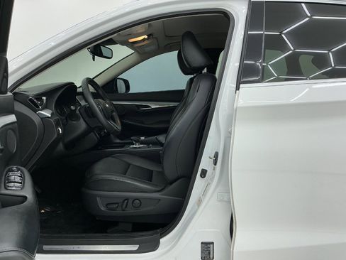 Used 2019 INFINITI QX50 Luxe FWD image 14