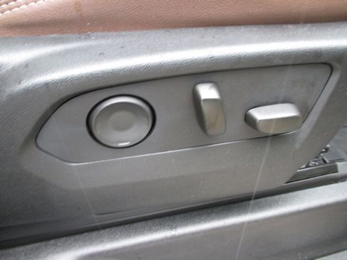 Used 2023 Chevrolet Tahoe High Country w/ Advanced Technology Package image 23