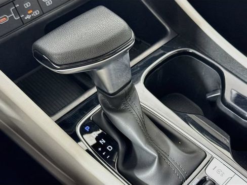 Certified 2025 Hyundai Tucson SEL AWD/4WD image 18