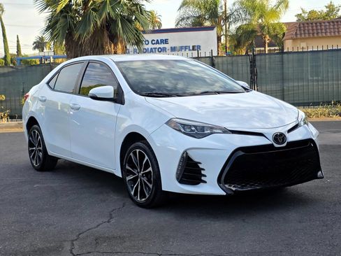 Used 2019 Toyota Corolla SE FWD image 2