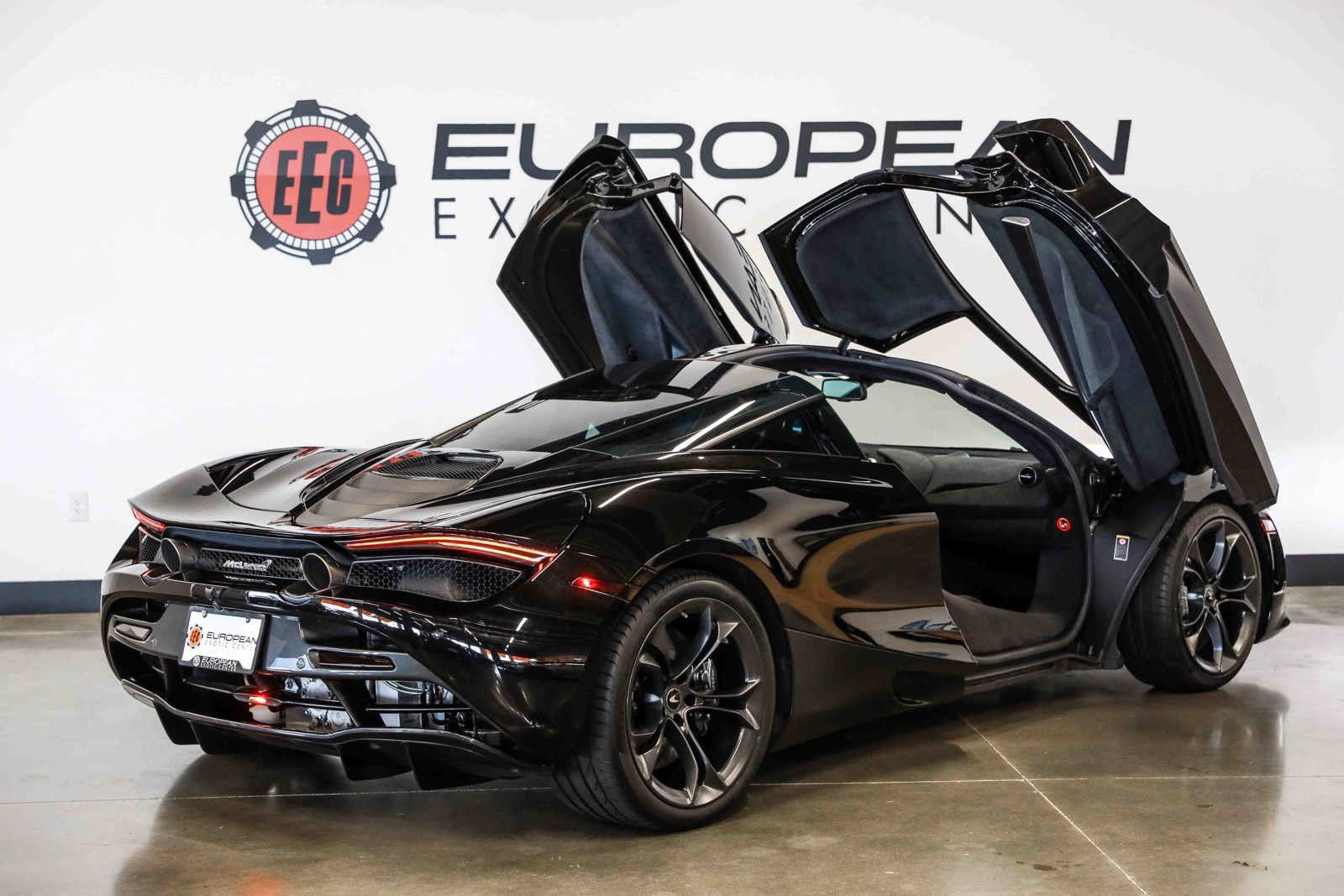 Used 2019 McLaren 720S RWD image 14