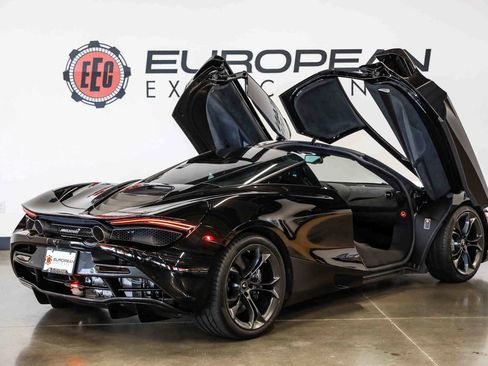 Used 2019 McLaren 720S RWD image 14