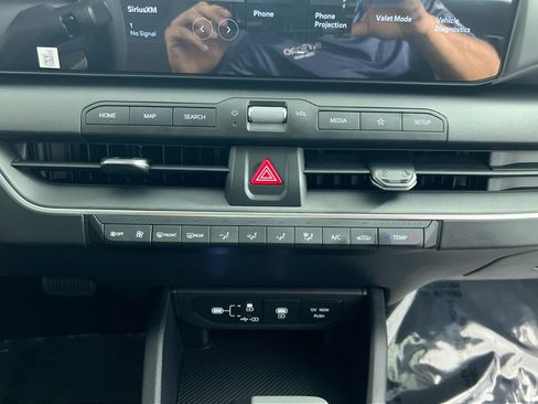 New 2026 Kia K4 FWD image 24