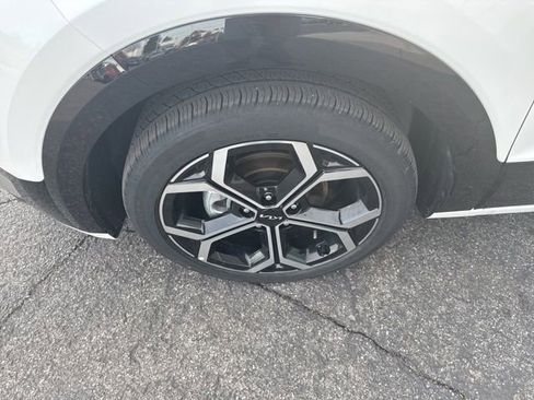 Certified 2025 Kia Niro SX Touring FWD image 5
