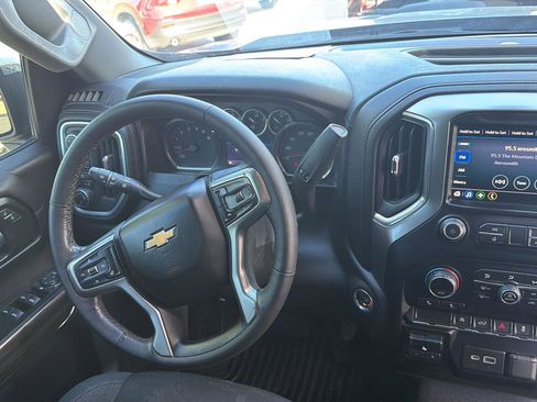 Used 2021 Chevrolet Silverado 1500 LT image 7