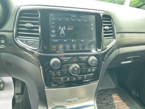 Used 2021 Jeep Grand Cherokee Laredo X AWD/4WD image 13