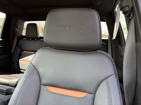 Used 2025 GMC Sierra 1500 AT4 w/ AT4 Premium Package AWD/4WD image 18