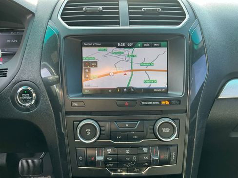 Used 2016 Ford Explorer XLT w/ Equipment Group 202A image 20