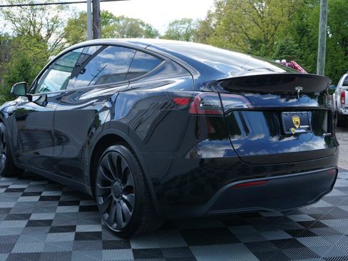 Used 2023 Tesla Model Y Performance AWD/4WD image 10