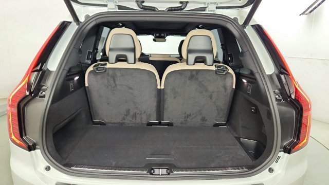 New 2026 Volvo XC90 T8 Plus w/ Protection Package Premier AWD/4WD image 41
