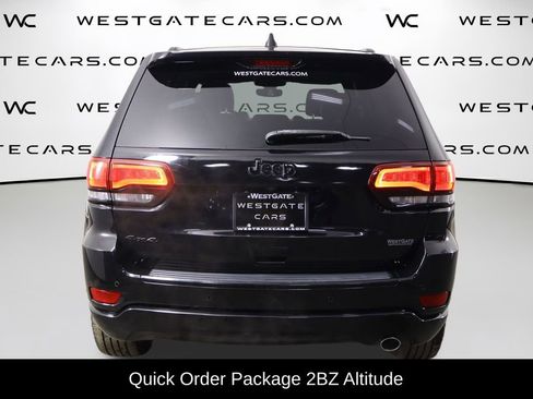 Used 2018 Jeep Grand Cherokee Altitude image 4