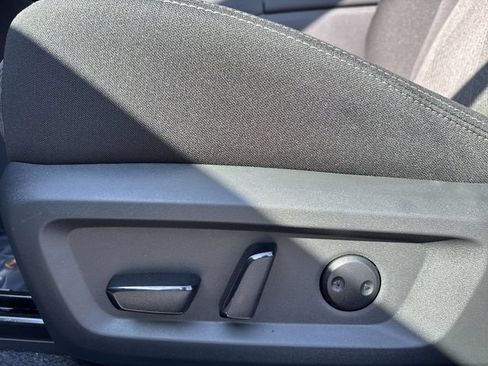 New 2026 Nissan Rogue SV w/ Cold Weather Package AWD/4WD image 12