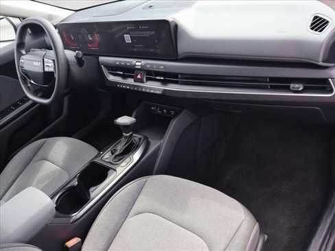 Used 2025 Kia K4 LXS image 26