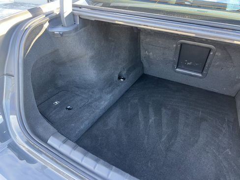 Used 2023 BMW 740i w/ Executive Package image 38