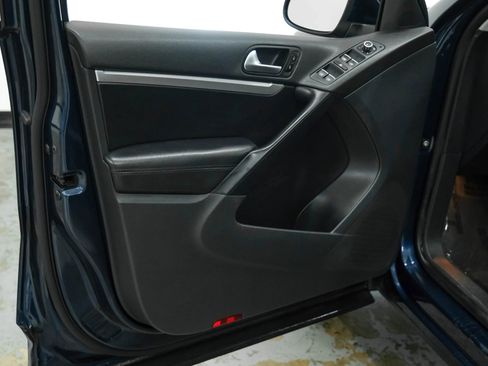 Used 2013 Volkswagen Tiguan SEL image 40