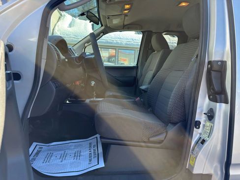 Used 2010 Nissan Frontier SE w/ SE Value Truck Pkg image 20