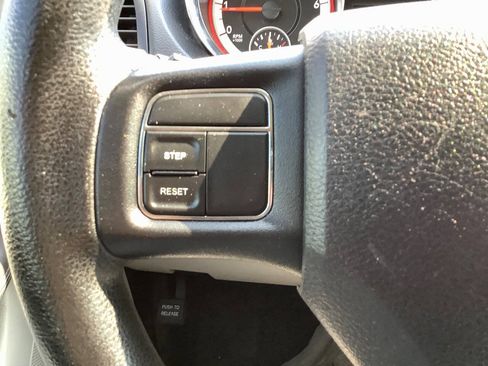 Used 2013 Dodge Grand Caravan SXT FWD image 37
