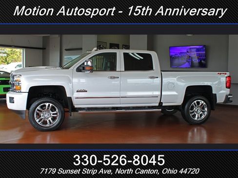 Used 2018 Chevrolet Silverado 2500 High Country w/ Duramax Plus Package AWD/4WD image 7