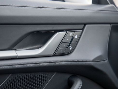 Used 2025 Porsche Taycan 4 Cross Turismo image 19