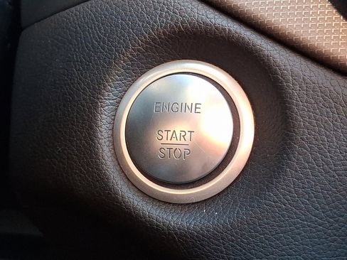 Used 2020 Mercedes-Benz GLA 250 4MATIC image 24