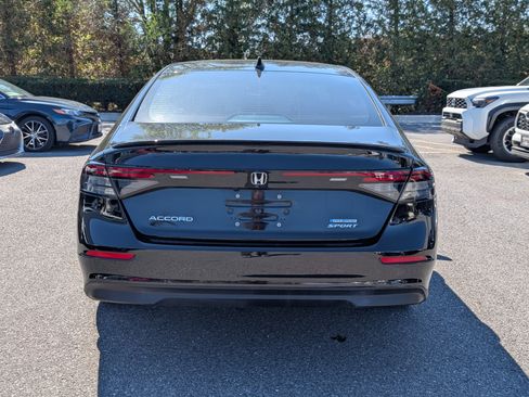 Used 2024 Honda Accord Sport image 4