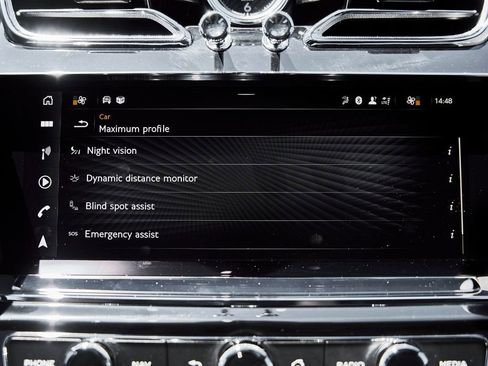 Used 2024 Bentley Bentayga AWD/4WD image 76