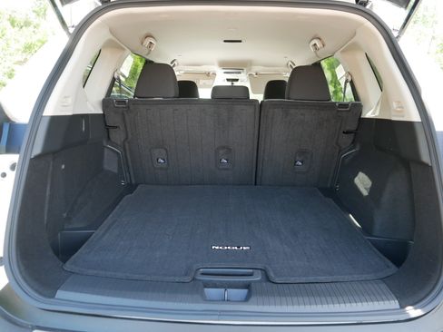 Certified 2023 Nissan Rogue SV AWD/4WD image 18