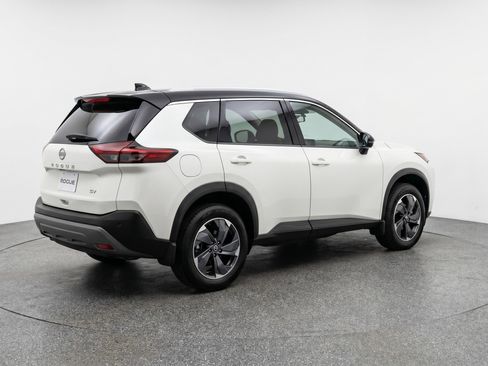 Used 2024 Nissan Rogue SV FWD image 9