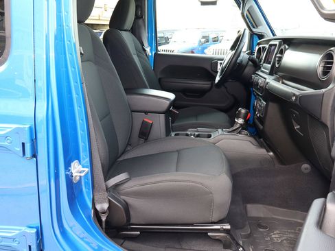 Used 2022 Jeep Gladiator Sport AWD/4WD image 33