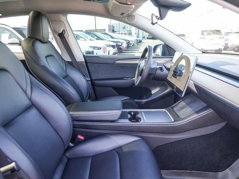 Used 2023 Tesla Model Y 2WD image 16
