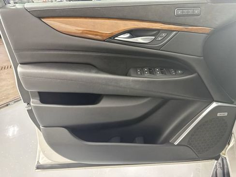Used 2019 Cadillac Escalade ESV Luxury AWD/4WD image 20
