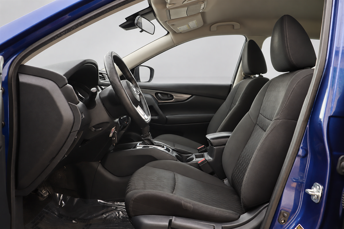 Used 2020 Nissan Rogue S FWD image 25
