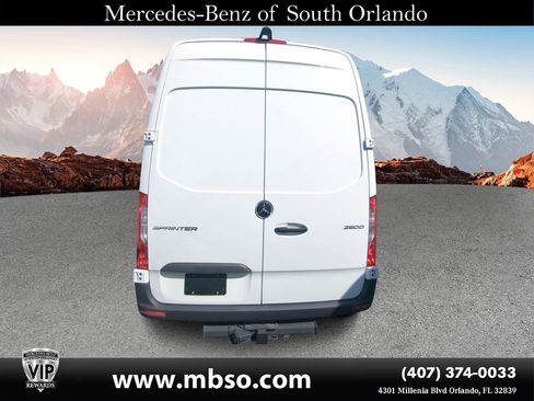 Used 2025 Mercedes-Benz Sprinter 2500 image 16
